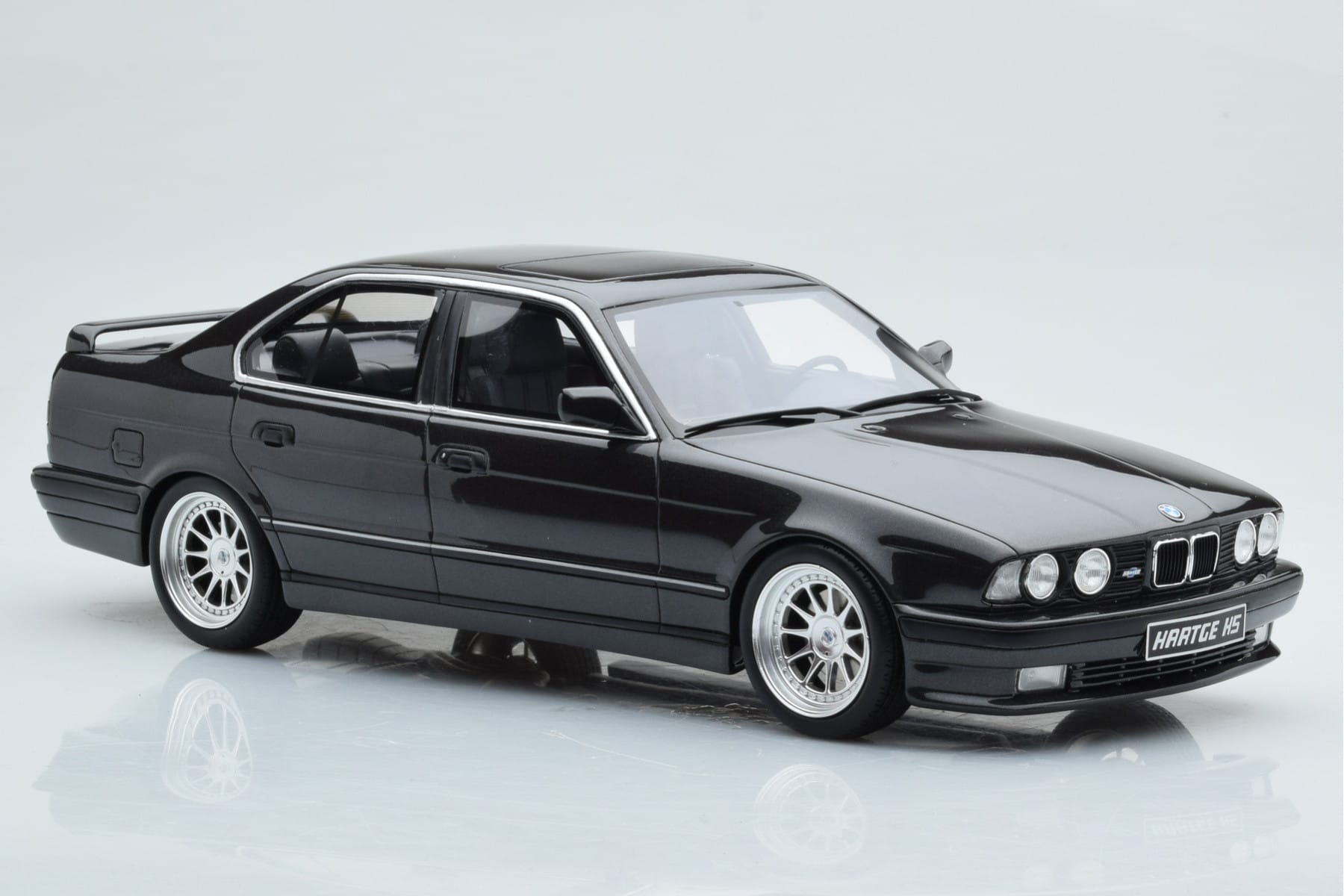 BMW M5 E34 Hartge Black Otto 1:18 OT362B Resin - image 6 of 6