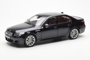 BMW M5 E60 Carbon Black Kyosho 1:18 08593BK Diecast