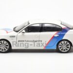 BMW M5 E60 Ring Taxi Nurburgring Kyosho 1:18 08593RT Diecast - image 4 of 8