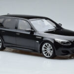 BMW M5 E61 Touring Black Otto 1:18 OT1020 Resin - image 4 of 6