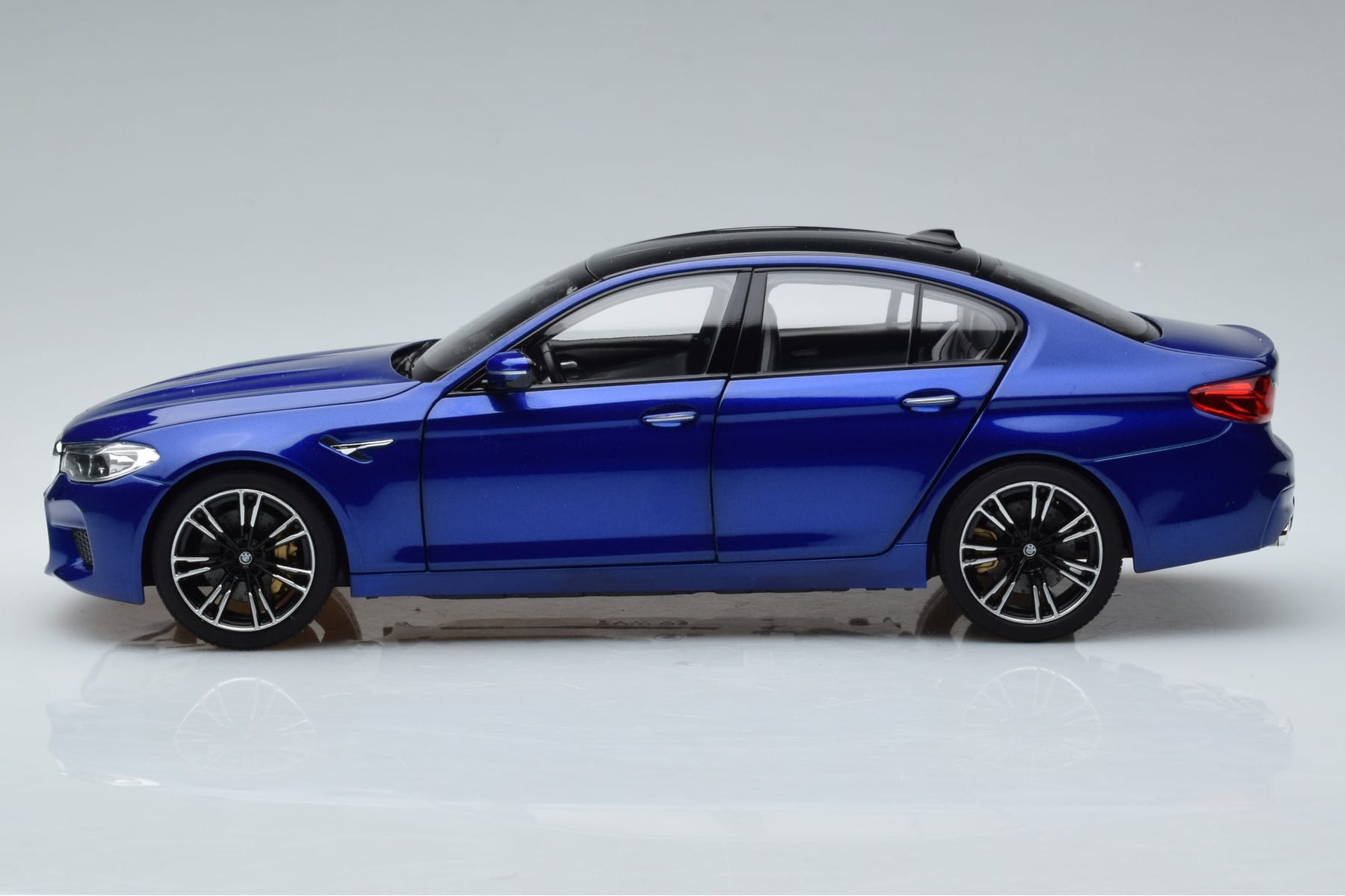 BMW M5 F90 Marina Bay Blue Norev 1:18 80432454783 Diecast - image 4 of 7