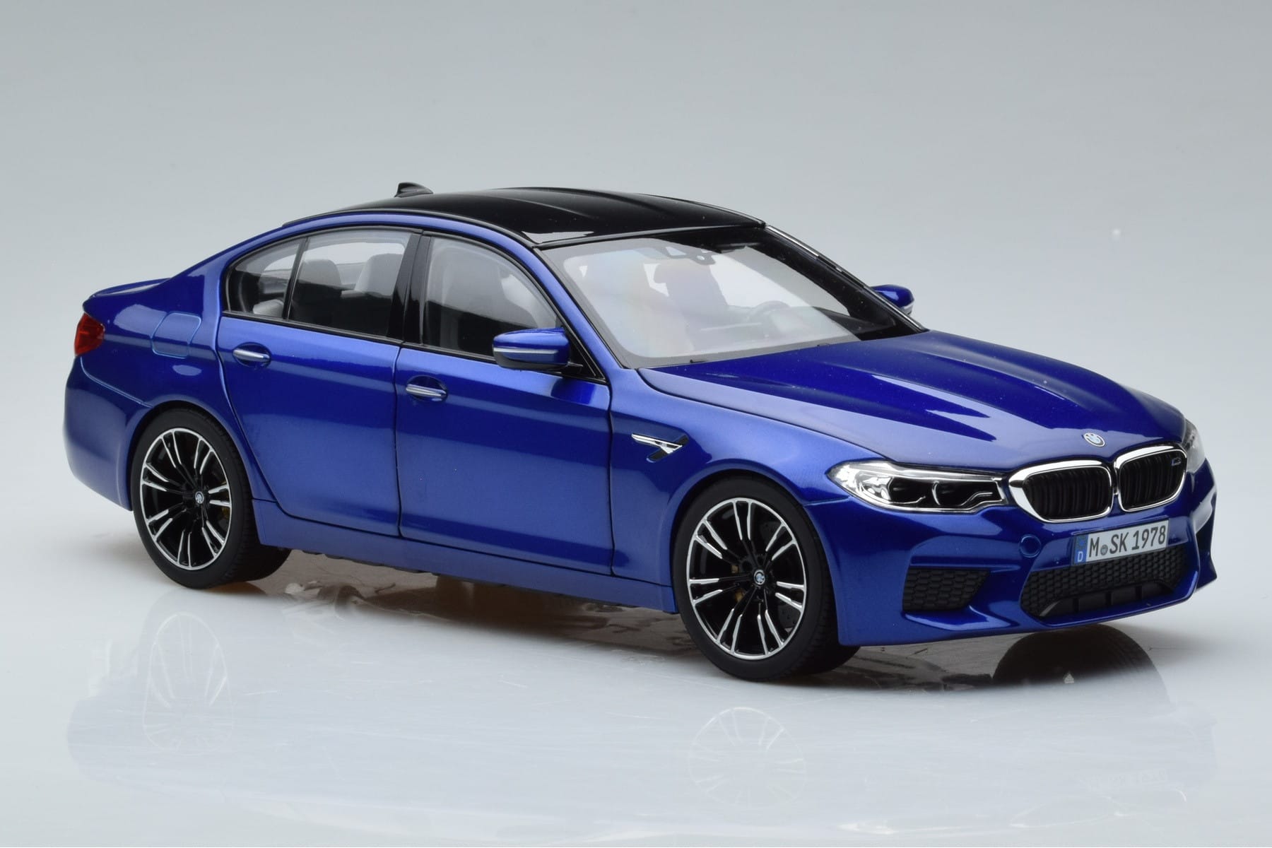 BMW M5 F90 Marina Bay Blue Norev 1:18 80432454783 Diecast - image 5 of 7