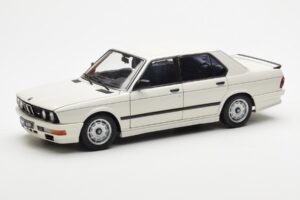 BMW M535i E28 Alpine White AUTOart 1:18 75161 Diecast