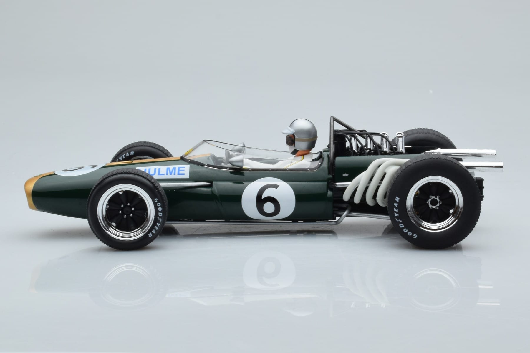 Brabham BT20 Repco #6 D. Hulme British GP 1966 MCG 1:18 MCG18609F Diecast - image 3 of 6