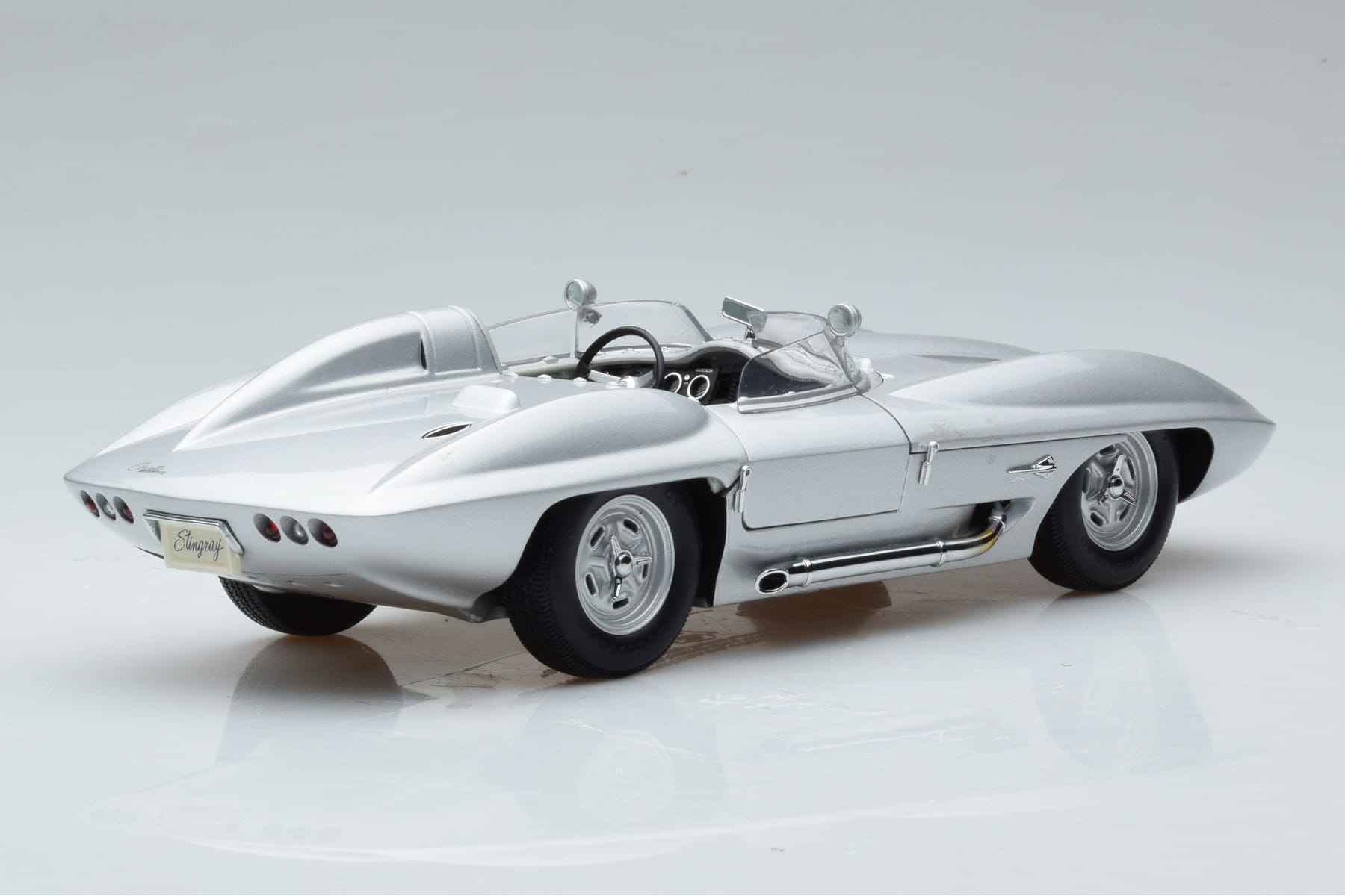 Chevrolet Corvette C1 Stingray Concept AUTOart 1:18 71000 Diecast - image 3 of 8