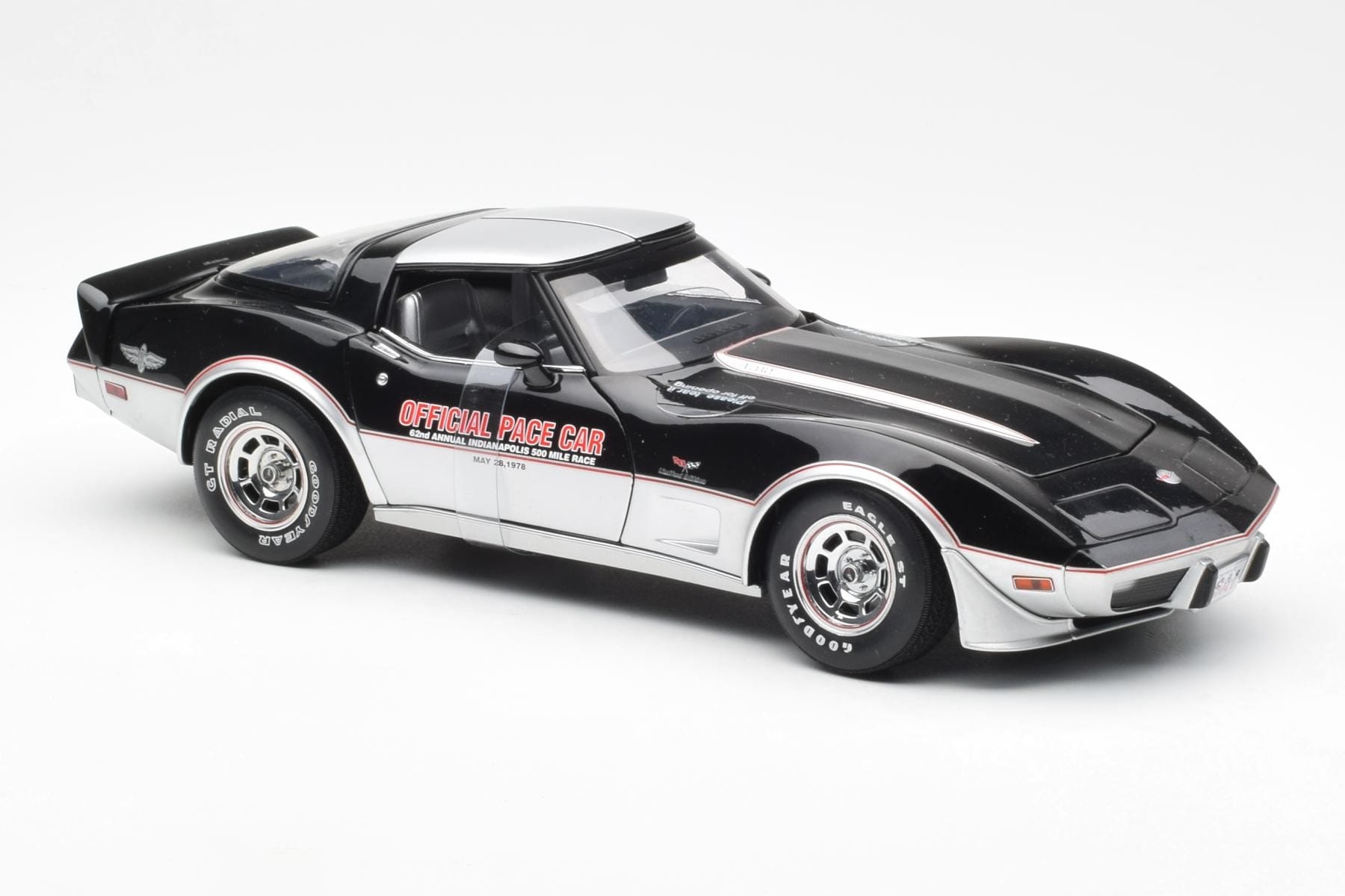 Chevrolet Corvette C3 Pace Car Indianapolis 500 1978 UT Models 1:18 21070 Diecast - image 4 of 6