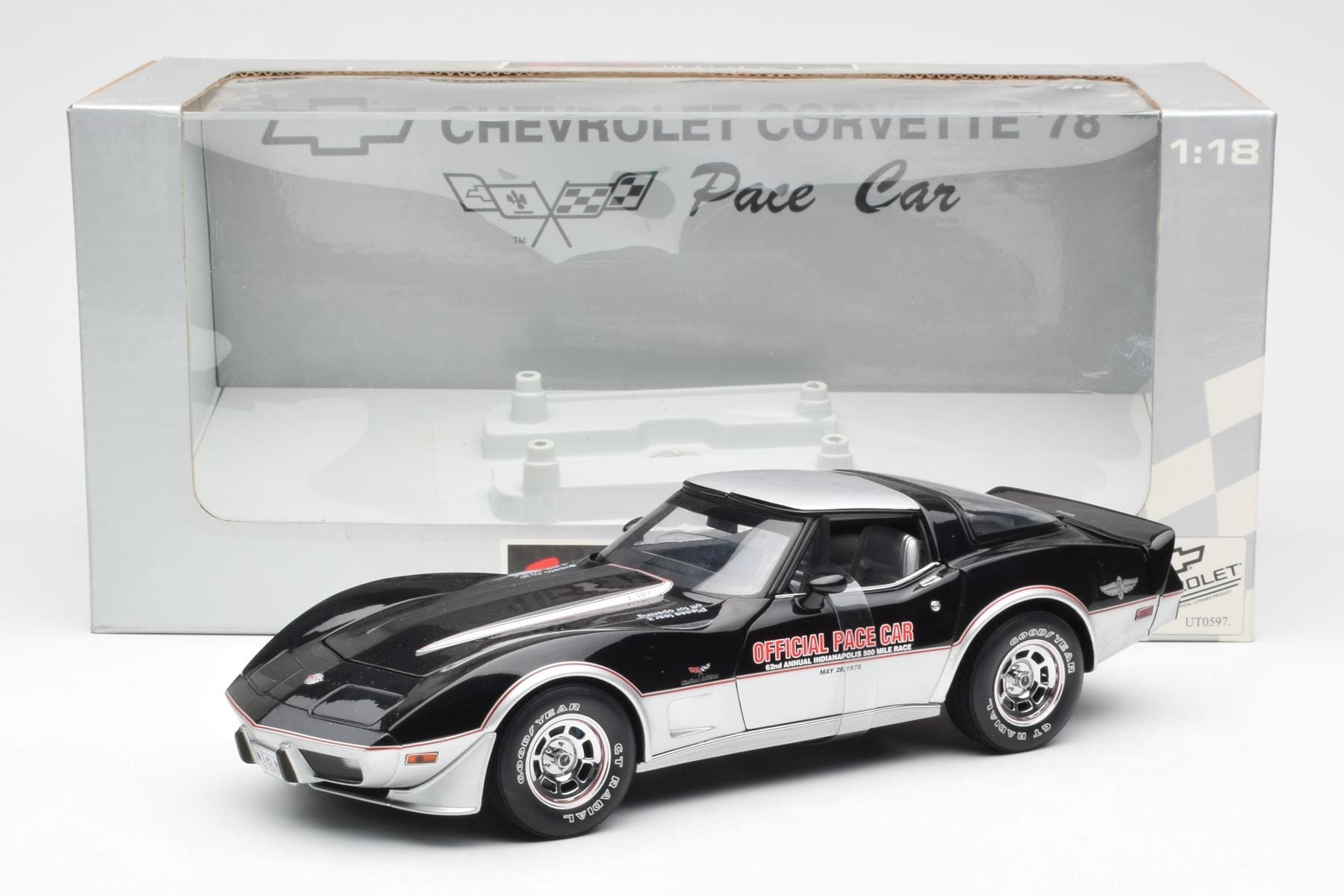 Chevrolet Corvette C3 Pace Car Indianapolis 500 1978 UT Models 1:18 21070 Diecast - image 6 of 6