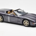 Chevrolet Corvette C5 Convertible Purple Pearl Metallic UT Models 1:18 21010 Diecast - image 4 of 6
