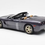 Chevrolet Corvette C5 Convertible Purple Pearl Metallic UT Models 1:18 21010 Diecast - image 5 of 6