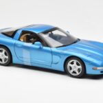 Chevrolet Corvette C5 Blue Metallic UT Models 1:18 21004 Diecast - image 4 of 6