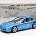 Chevrolet Corvette C5 Blue Metallic UT Models 1:18 21004 Diecast - image 6 of 6