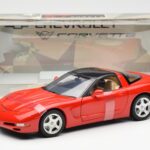 Chevrolet Corvette C5 Hardtop Red UT Models 1:18 21041 Diecast - image 6 of 6