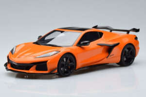 Chevrolet Corvette C8 Z06 Orange GT Spirit 1:18 GT417 Resin