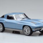 Chevrolet Corvette C2 Sting Ray Blue Norev 1:18 189050 Diecast - image 4 of 6