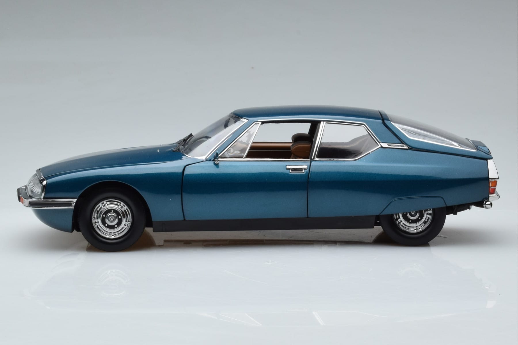 Citroen SM Tropiques Green Norev 1:18 181733 Diecast - image 4 of 8