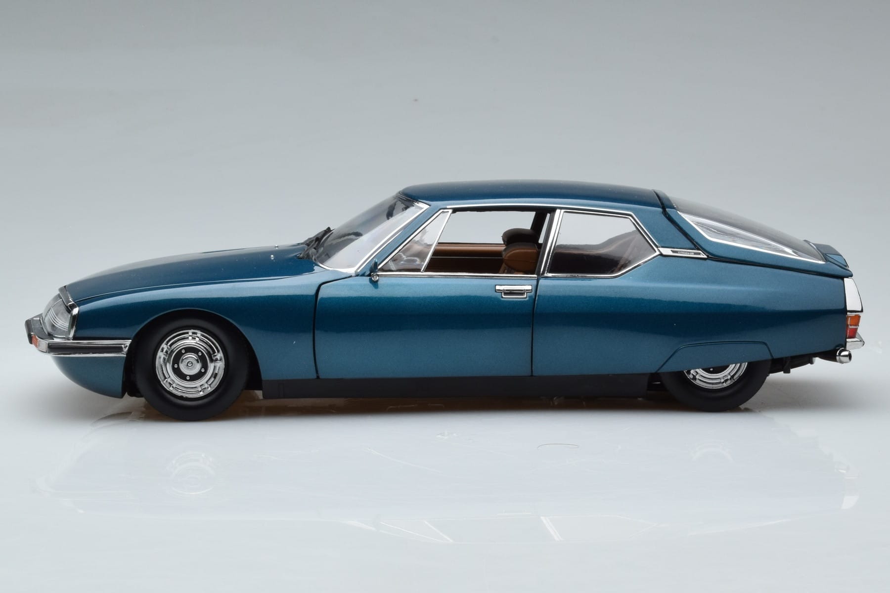 Citroen SM Tropiques Green Norev 1:18 181733 Diecast - image 5 of 8