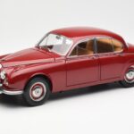 Daimler 250 V8 Red Paragon 1:18 PA-98312 Diecast