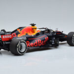Red Bull Racing RB16B #33 M. Verstappen Abu Dhabi GP F1 World Champion 2021 Minichamps 1:18 110212333 Diecast - image 2 of 6