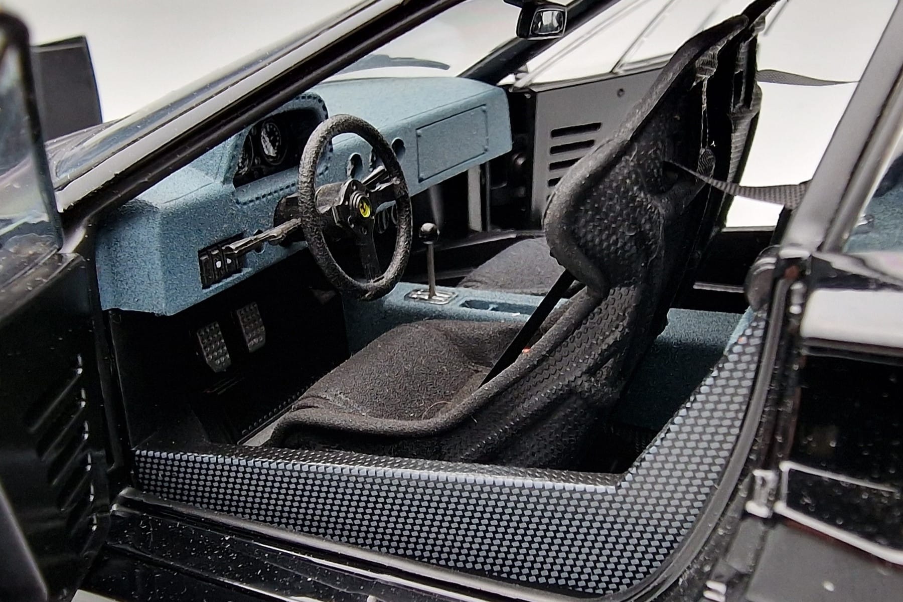 Ferrari F40 Lightweight Black Kyosho 1:18 08412BK Diecast - image 11 of 12