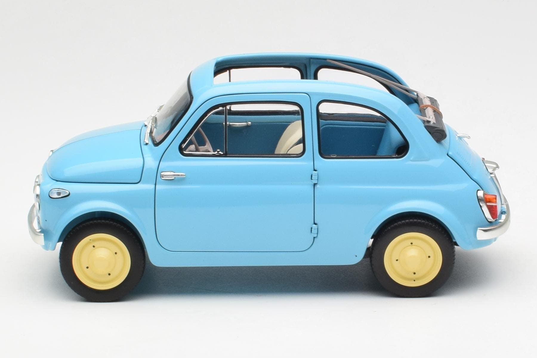 Fiat Nuova 500 Celeste Blue Kyosho 1:18 08966LB Diecast - image 4 of 8