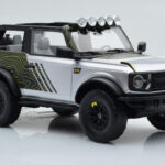 Ford Bronco RTR Iconic Silver GT Spirit 1:18 GT404 Resin - image 4 of 6