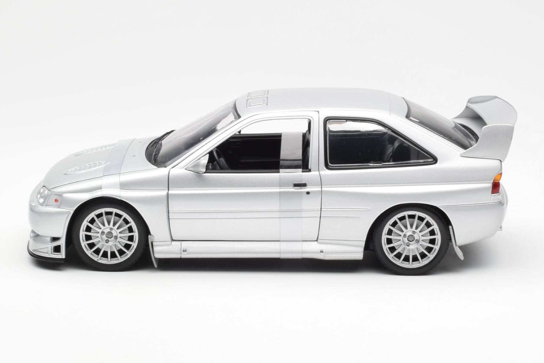 Ford Escort RS Cosworth Street Car Silver UT Models 1:18 22706 Diecast - image 3 of 6