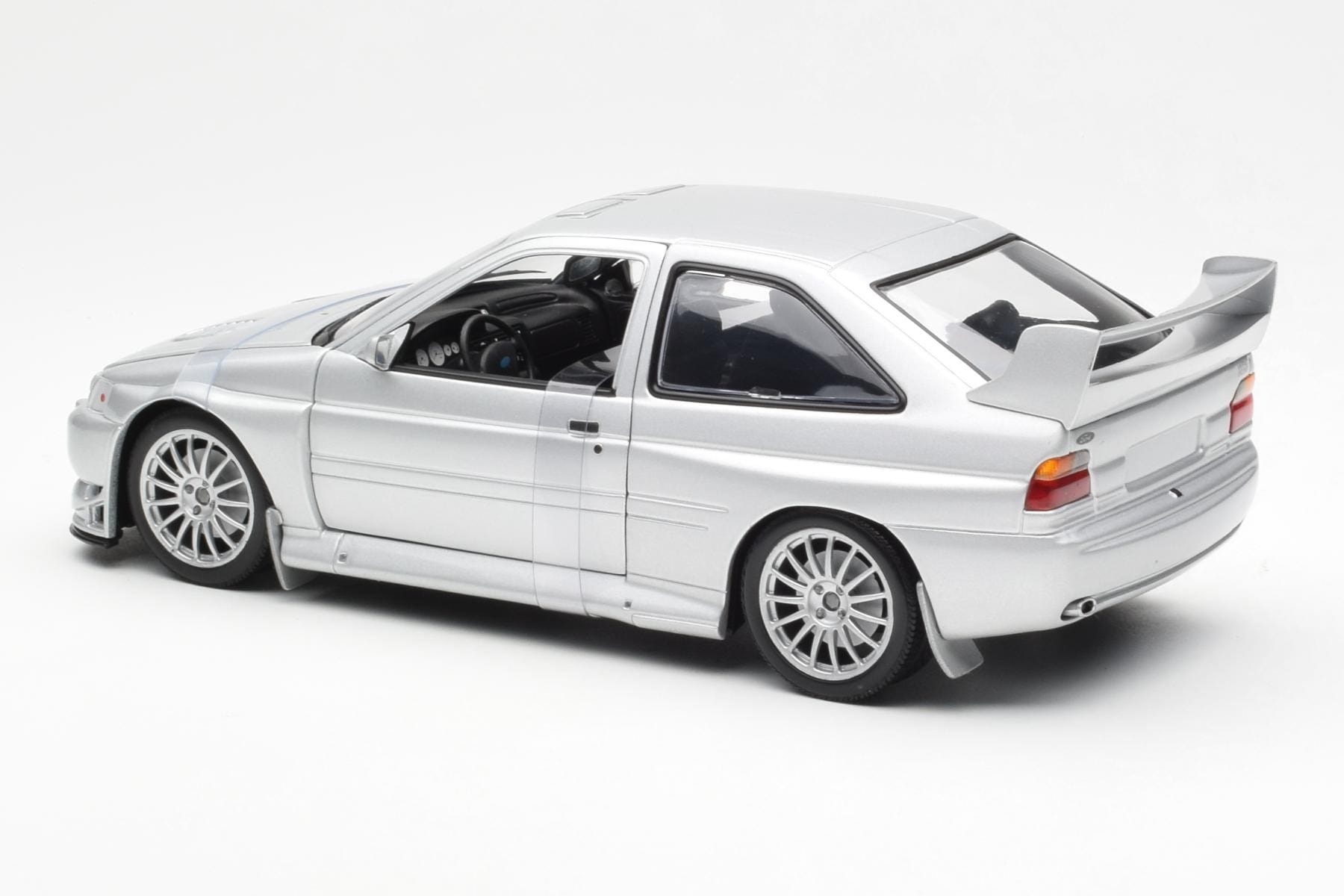 Ford Escort RS Cosworth Street Car Silver UT Models 1:18 22706 Diecast - image 4 of 6