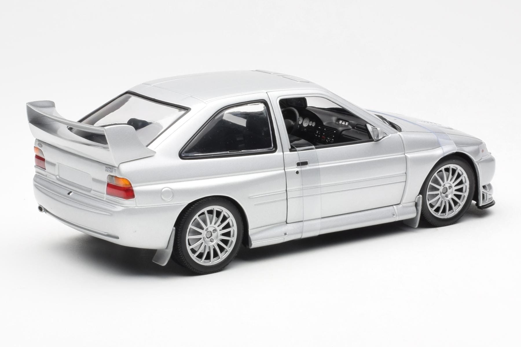 Ford Escort RS Cosworth Street Car Silver UT Models 1:18 22706 Diecast - image 5 of 6