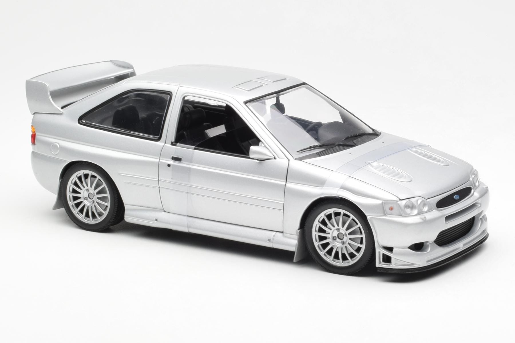 Ford Escort RS Cosworth Street Car Silver UT Models 1:18 22706 Diecast - image 6 of 6