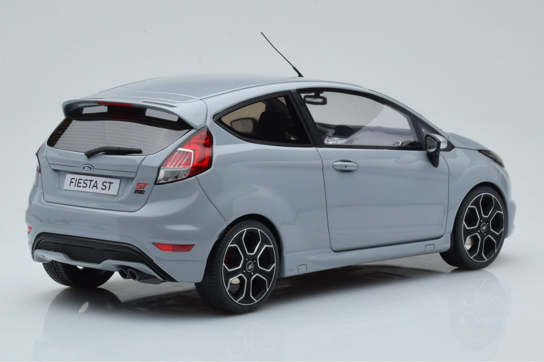 Ford Fiesta ST2000 Grey Otto 1:18 OT985 Resin - image 2 of 6