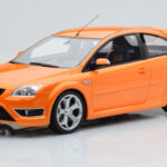 Ford Focus Mk2 ST 2.5 Electric Orange Otto 1:18 OT961 Resin