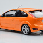Ford Focus Mk2 ST 2.5 Electric Orange Otto 1:18 OT961 Resin - image 5 of 6