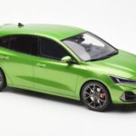Ford Focus Mk5 ST Phase 2 Mean Green Otto 1:18 OT450 Resin - image 4 of 6