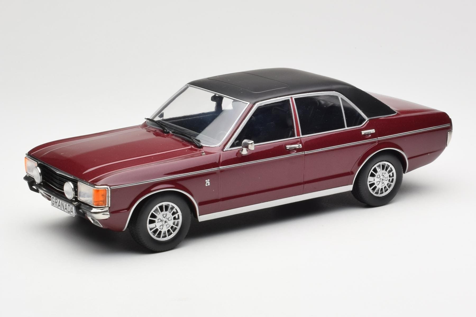 Ford Granada Mk1 Metallic Dark Red Matt Black MCG 1:18 MCG18393 Diecast