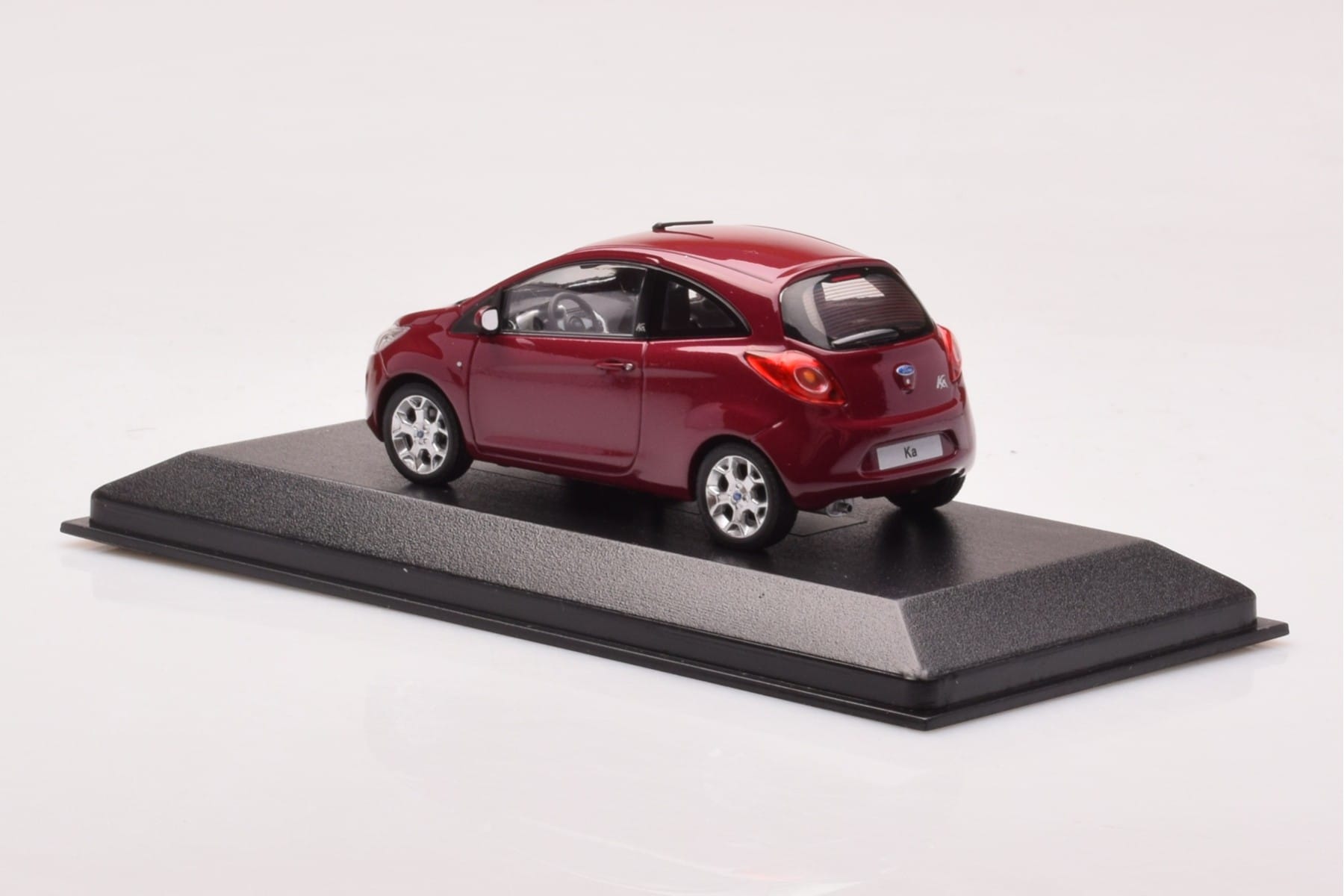 Ford Ka Mk2 Purple Minichamps 1:43 433088202 Diecast - image 3 of 4