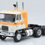 GMC Astro 95 Beige White IXO 1:43 TR167 Diecast