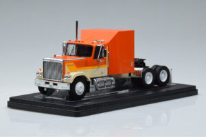 GMC General Orange IXO 1:43 TR129 Diecast