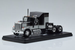 GMC General Silver Black IXO 1:43 TR117 Diecast