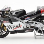 Honda NSR500 West Honda Pons #65 L. Capirossi 500cc World Championship 2001 Minichamps 1:12 122016165 Diecast