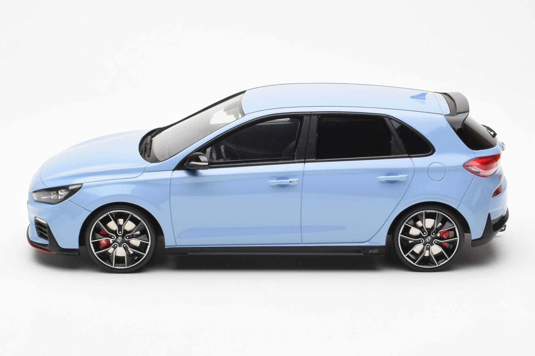 Hyundai i30 N Light Blue Otto 1:18 OT425 Resin - image 3 of 6