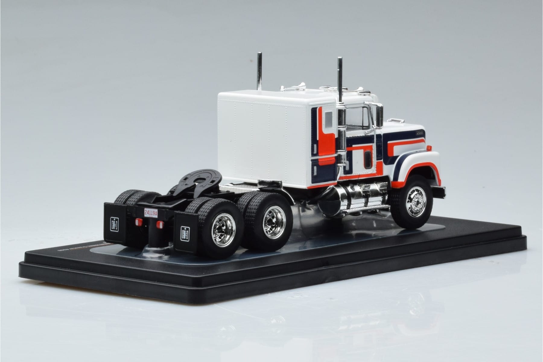 International Transtar 4300 White IXO 1:43 TR153 Diecast - image 2 of 6
