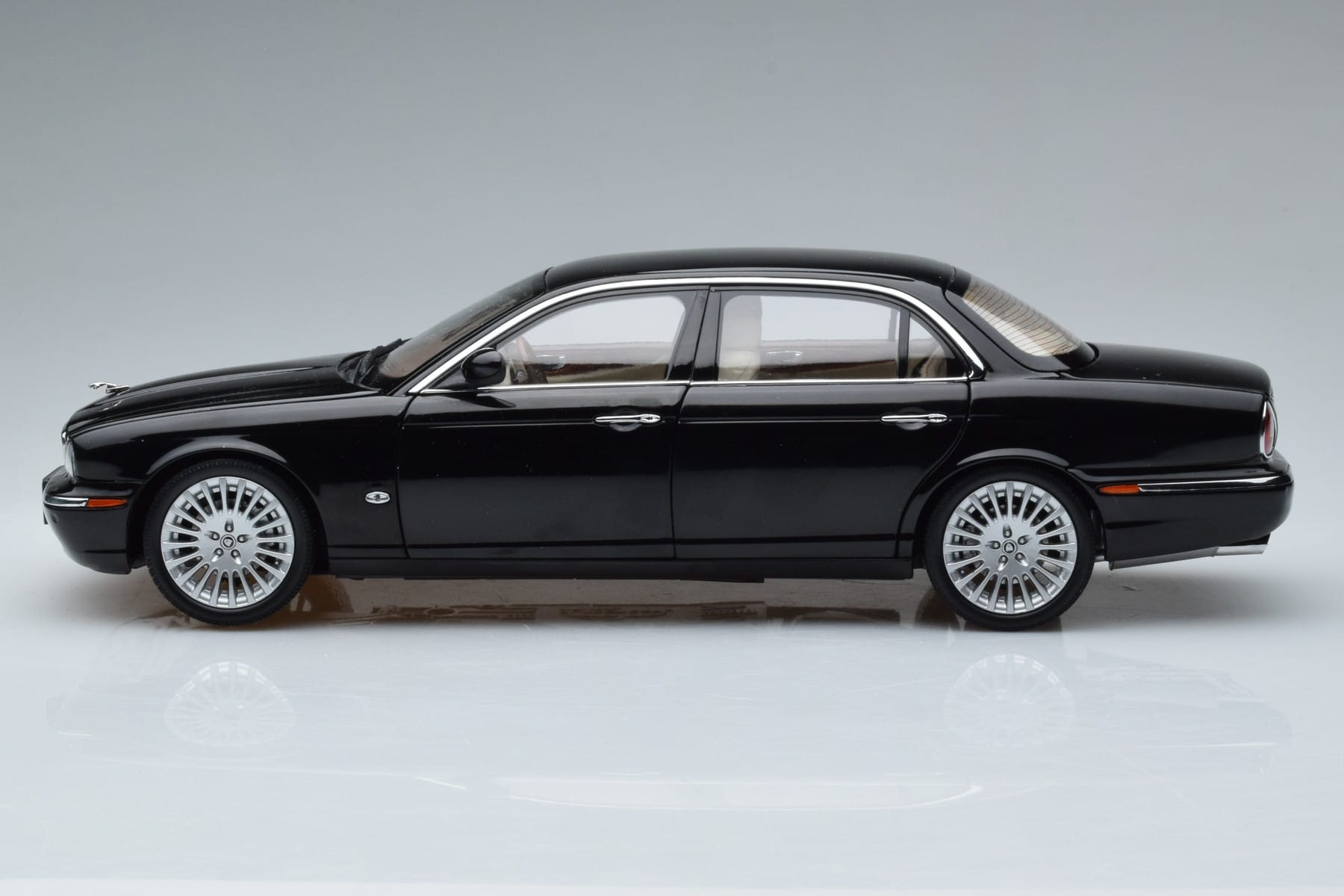 Jaguar XJ6 X350 Ebony Black Almost Real 1:18 810501 Diecast - image 5 of 11