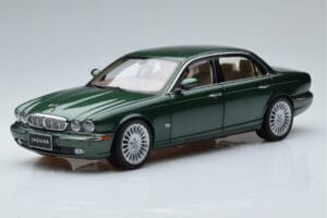 Jaguar XJ6 X350 Racing Green Almost Real 1:18 810502 Diecast