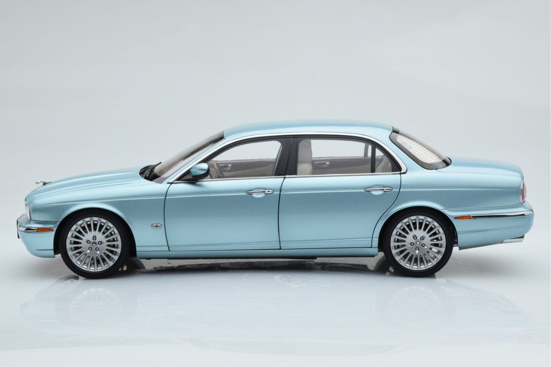 Jaguar XJ6 X350 Seafrost Light Blue Almost Real 1:18 810503 Diecast - image 6 of 11
