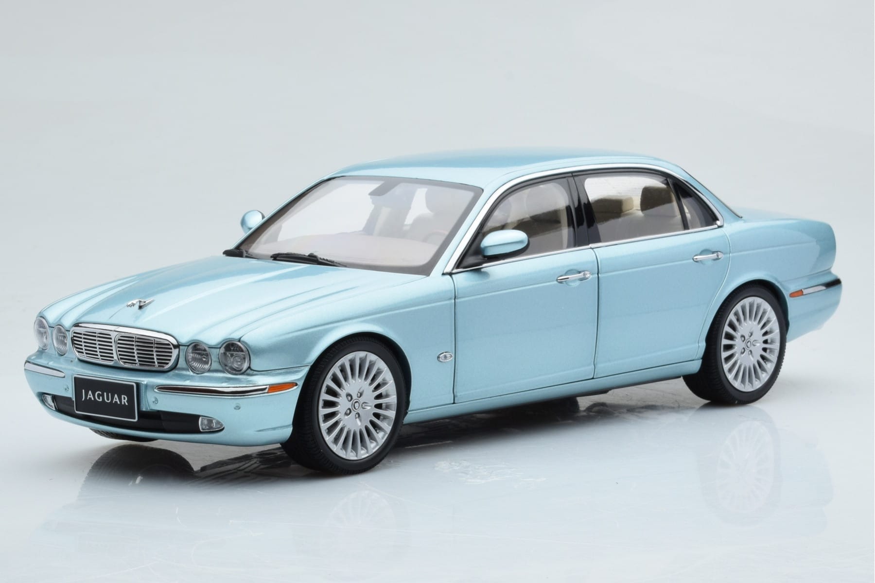 Jaguar XJ6 X350 Seafrost Light Blue Almost Real 1:18 810503 Diecast