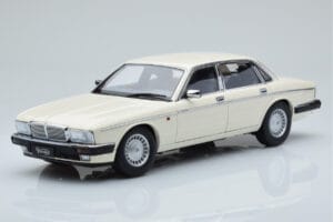 Jaguar XJ6 XJ40 Glacier White Almost Real 1:18 810542 Diecast
