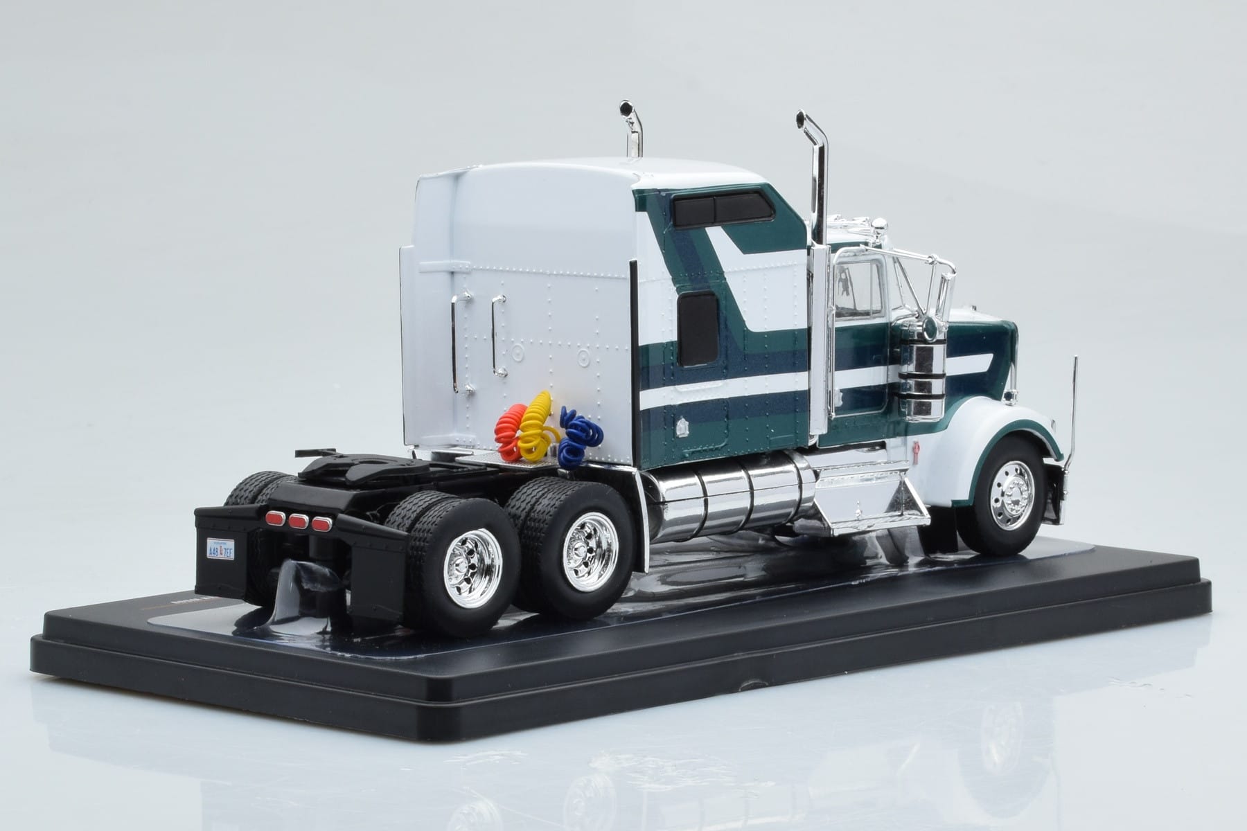 Kenworth W900 Green White IXO 1:43 TR164 Diecast - image 2 of 6