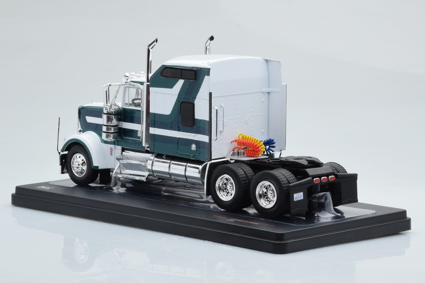 Kenworth W900 Green White IXO 1:43 TR164 Diecast - image 5 of 6