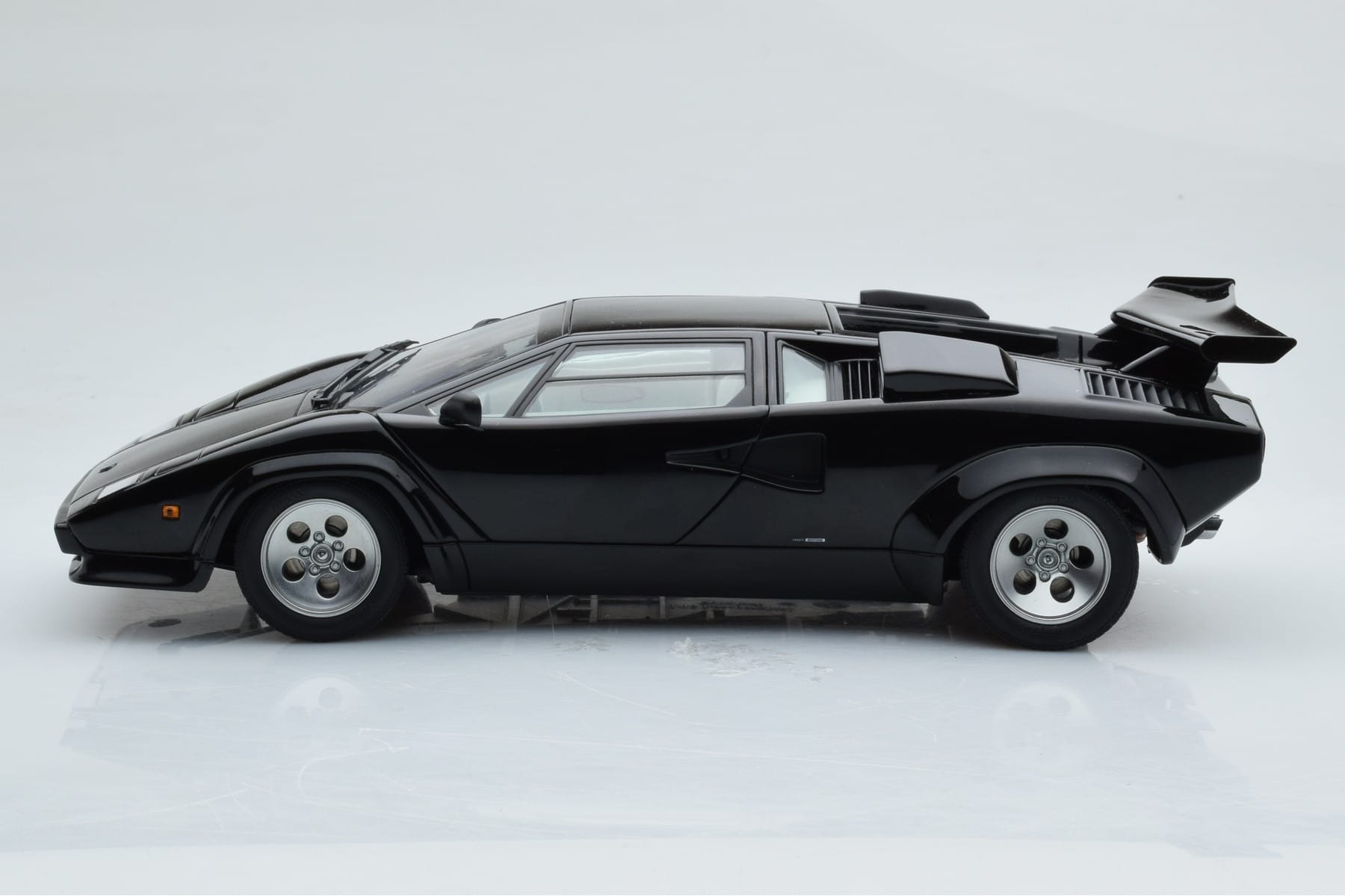 Lamborghini Countach LP5000S Black AUTOart 1:18 74533 Diecast - image 5 of 10