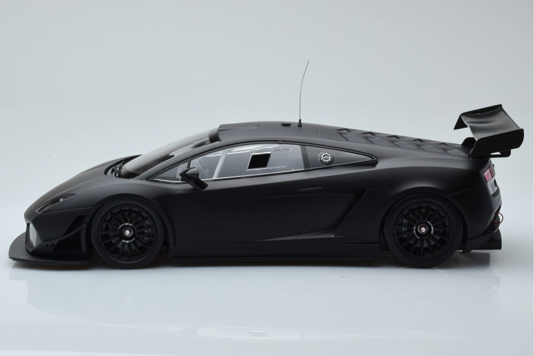 Lamborghini Gallardo LP600+ GT3 Matt Black Minichamps 1:18 151111100 Diecast - image 3 of 6